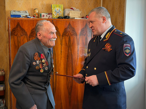 Начальник УВД по САО Алексей Ионов поздравил ветерана Великой Отечественной войны